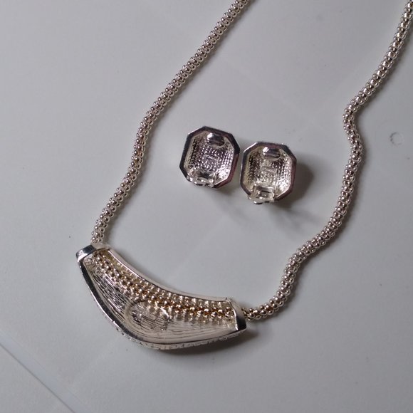 Vintage Roman Brand Metal And Glass Necklace And Clip On Earring Set - Picture 11 of 15